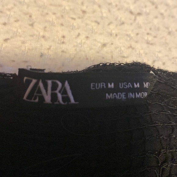 Shoulderless black crop top size m - Picture 2 of 2